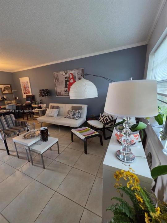 5181 W Oakland Park Blvd 204, Lauderdale Lakes, Florida 33313, Stati Uniti