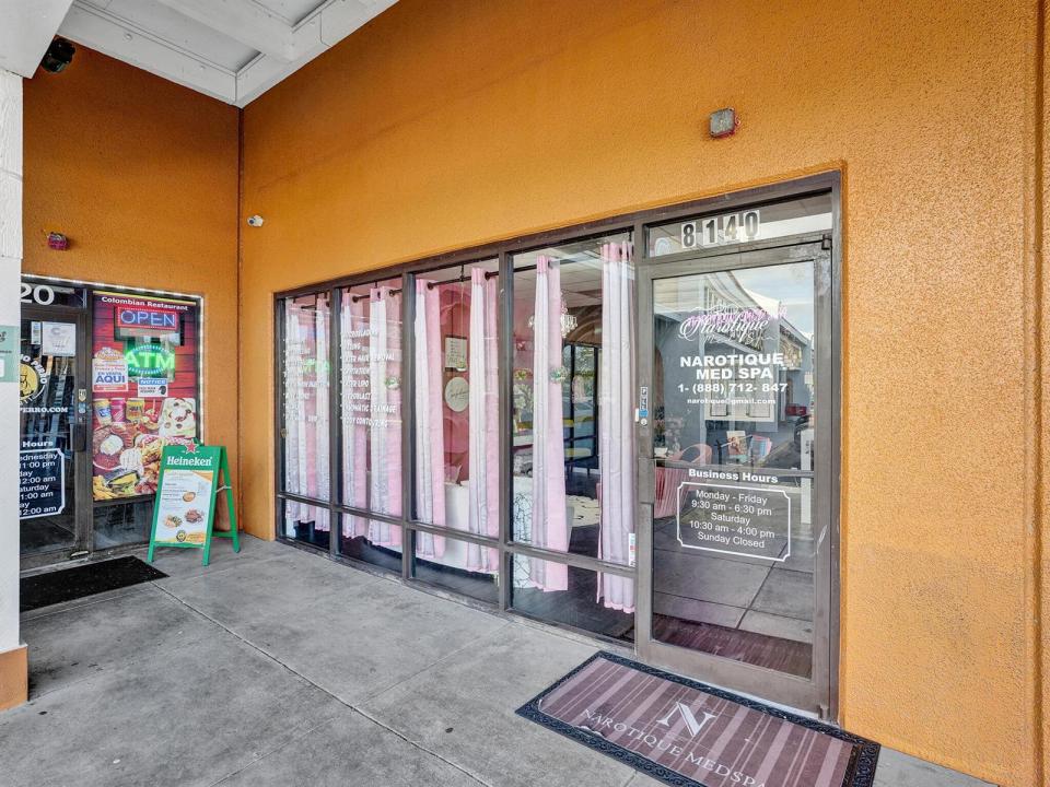 8140 PINES Boulevard, Pembroke Pines, Floride 33024, États-Unis