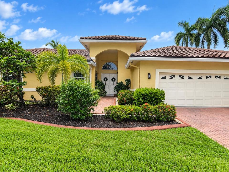 18301 NW 16th Street, Pembroke Pines, Floride 33029, États-Unis