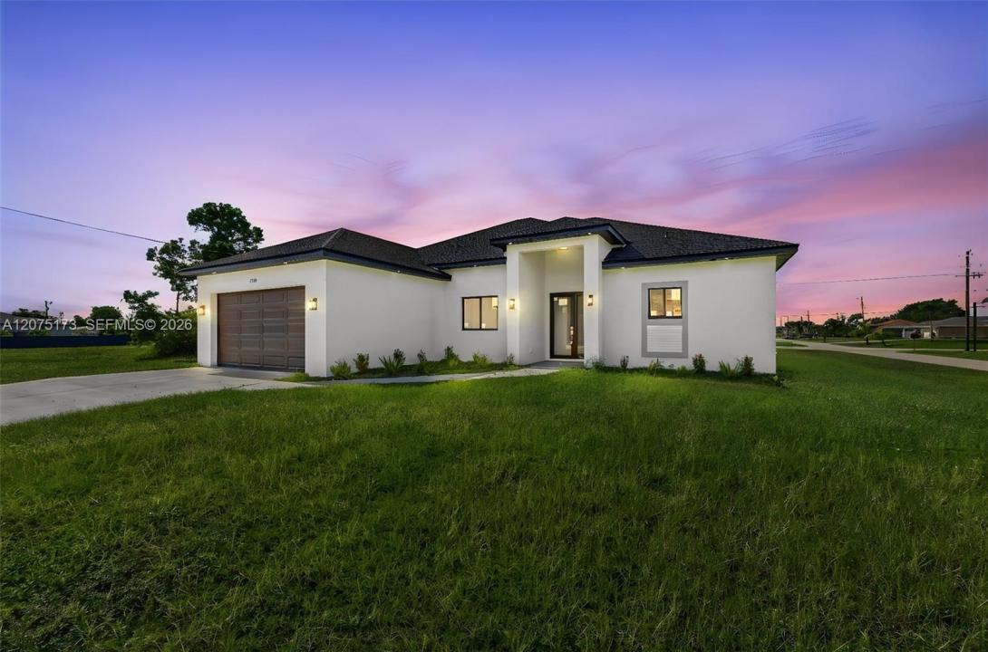1728 KISMET PKWY W, Cape Coral, Floride 33993, États-Unis