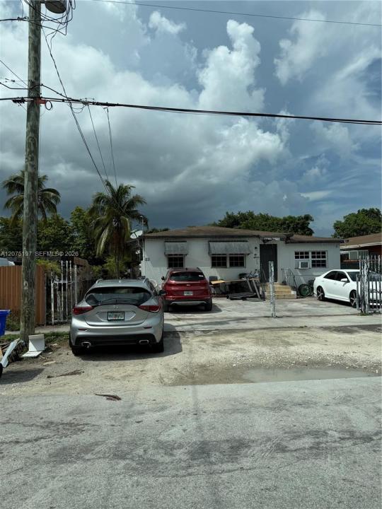2651 NW 33rd St, Miami, Florida 33142, USA