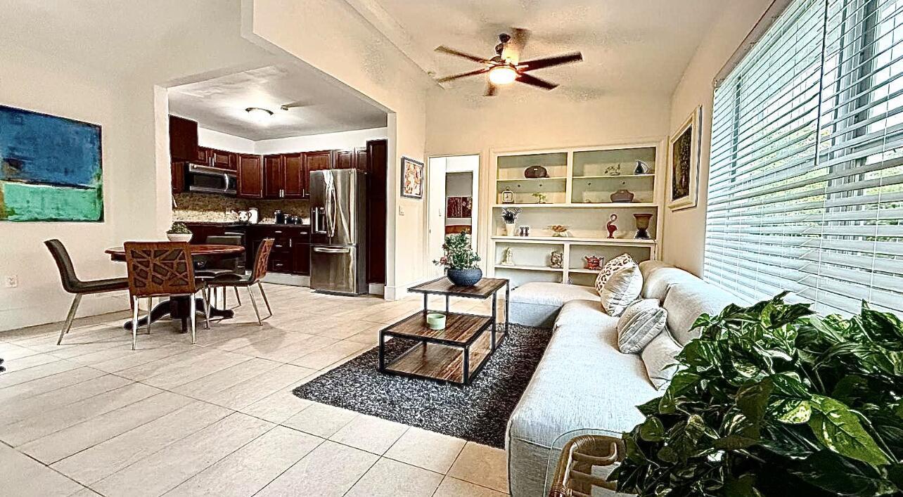 1302 S FEDERAL Highway, Florida 33460, USA