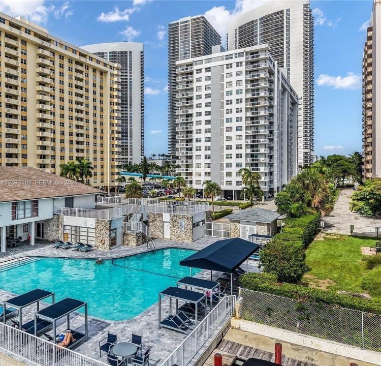 1849 S Ocean Dr 202, Hallandale Beach, Floride 33009, États-Unis