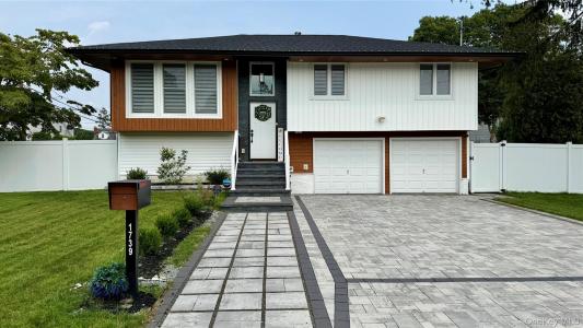 1739 Quarter Street, West Babylon, New York 11704, États-Unis