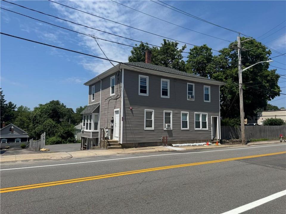 1383 Main Street, West Warwick, Rhode Island 02893, USA