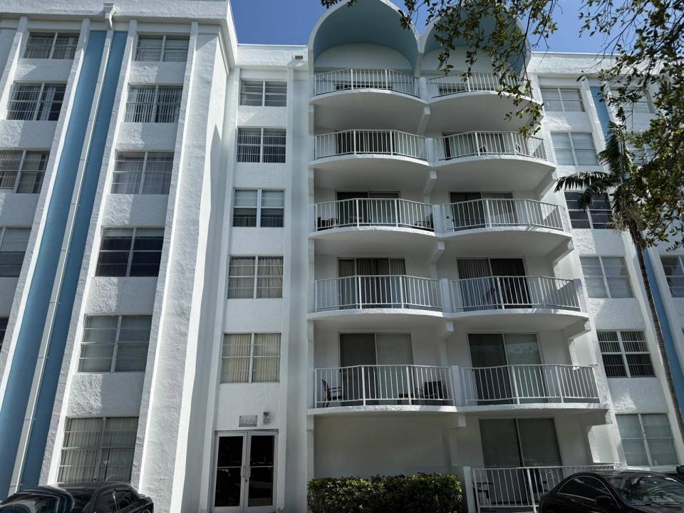 482 NW 165TH ST Road A-301, Miami, 플로리다 33169, 미국