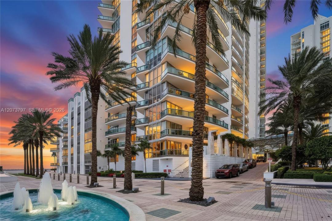 1331 Brickell Bay Dr 611, Miami, Florida 33131, Stati Uniti