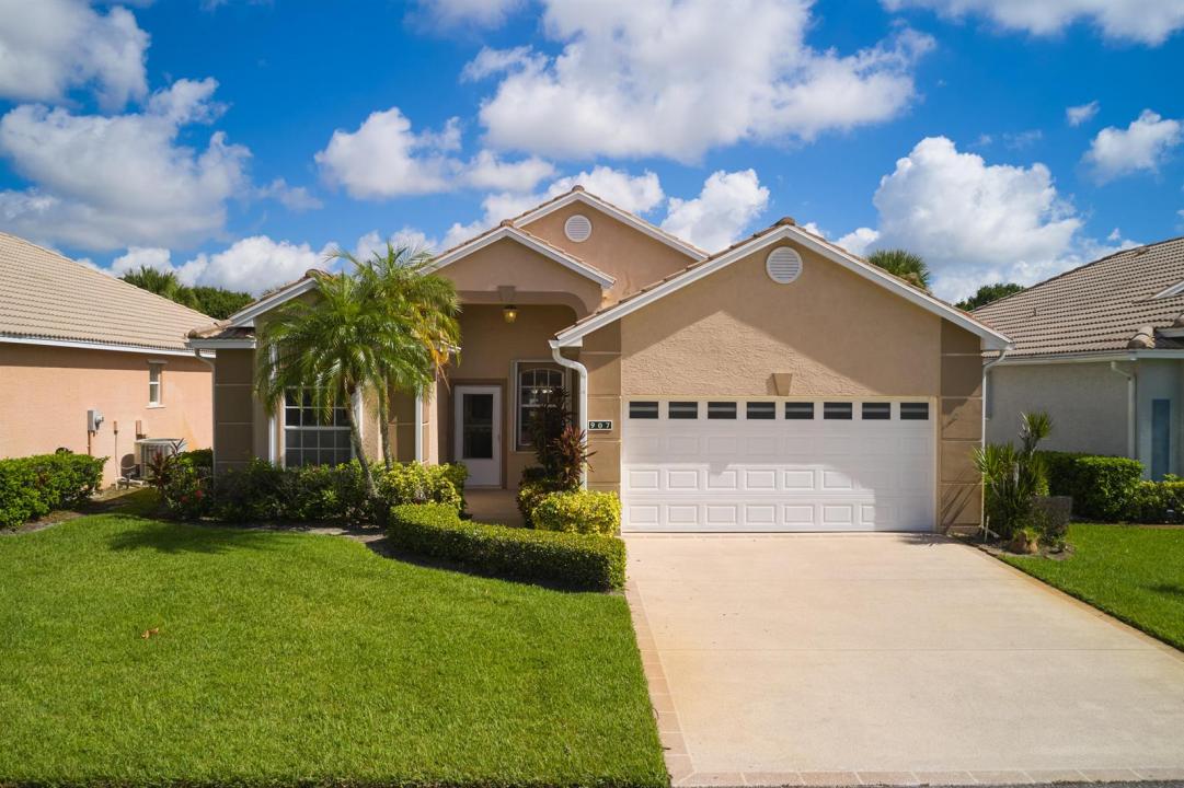 907 NW Sarria Court, Port St. Lucie, פלורידה 34986, ארצות הברית של אמריקה