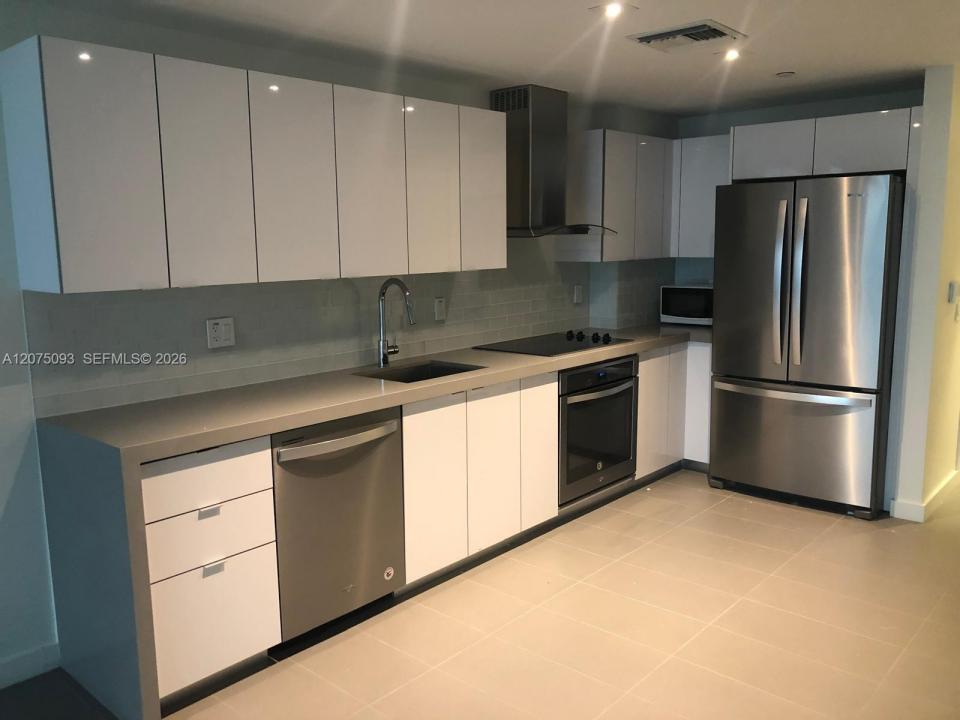 1600 NE 1st Ave 1102, Miami, Florida 33132, USA