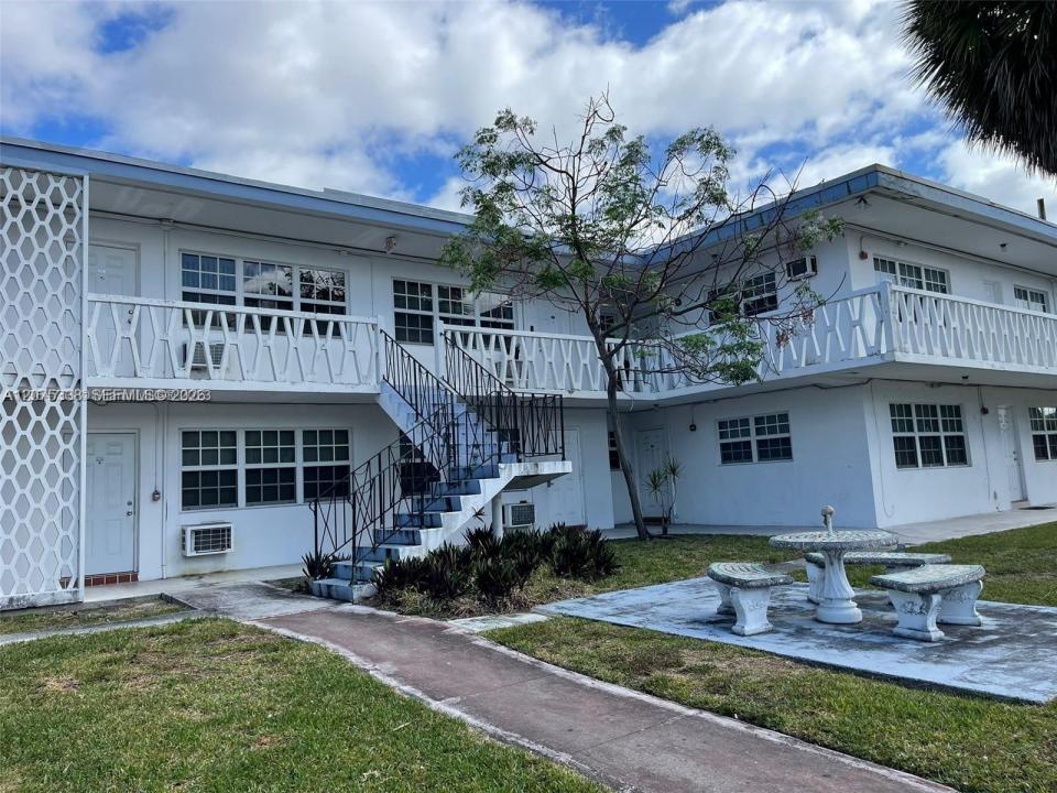 1471 NE 170th St 224A, North Miami Beach, Florida 33162, Stati Uniti