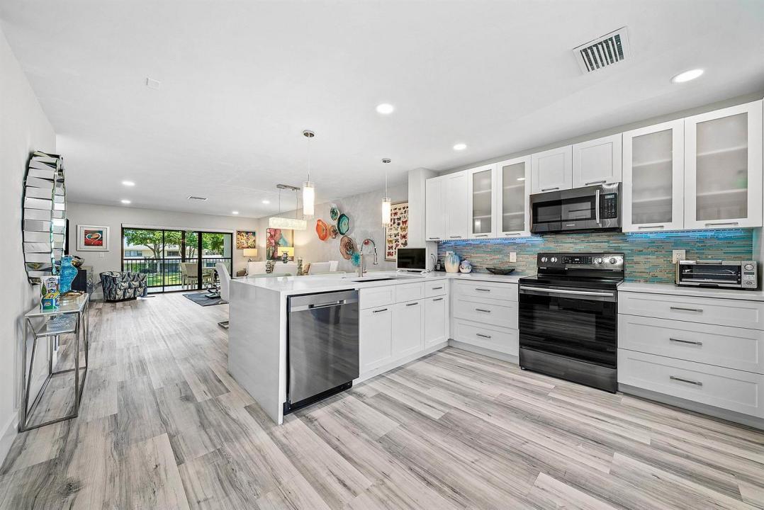 42 STRATFORD W Lane D, Boynton Beach, Florida 33436, USA