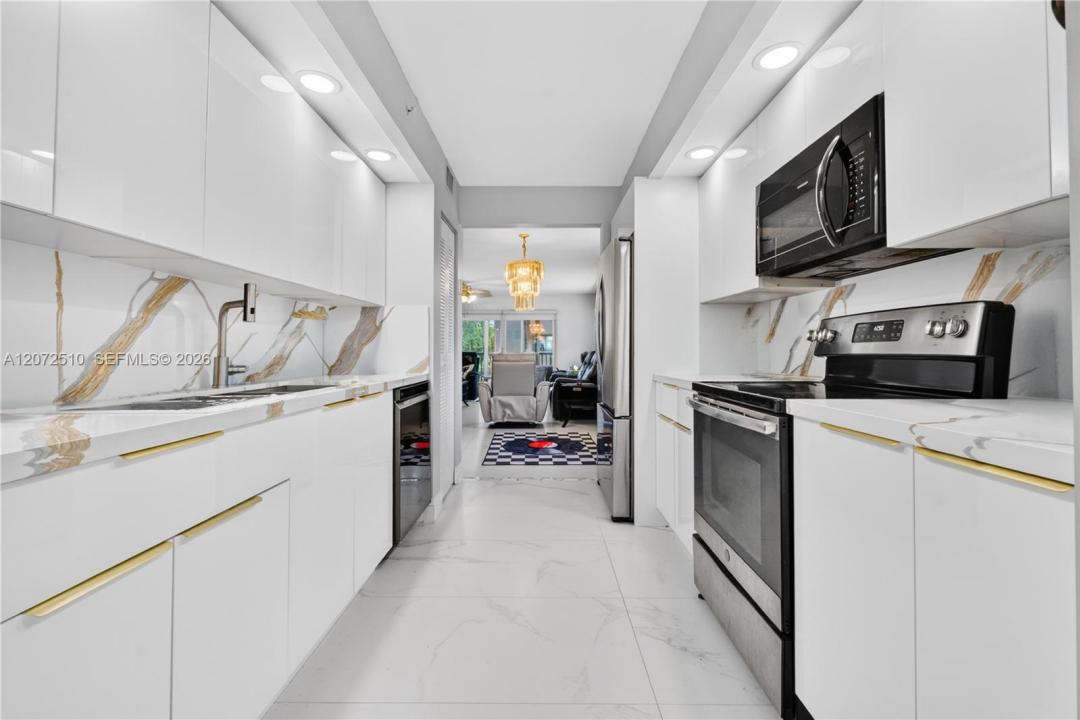 1651 SW 127th Ave 212A, Pembroke Pines, Florida 33027, Stati Uniti