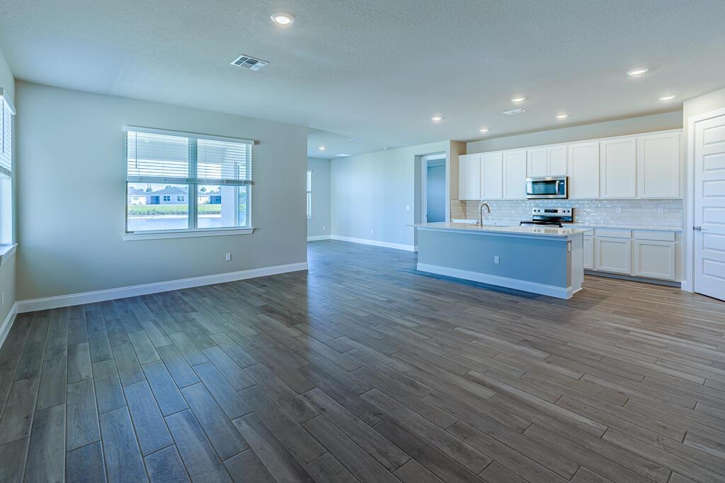 9002 DAHLIA Circle, Port St. Lucie, Florida 34986, USA