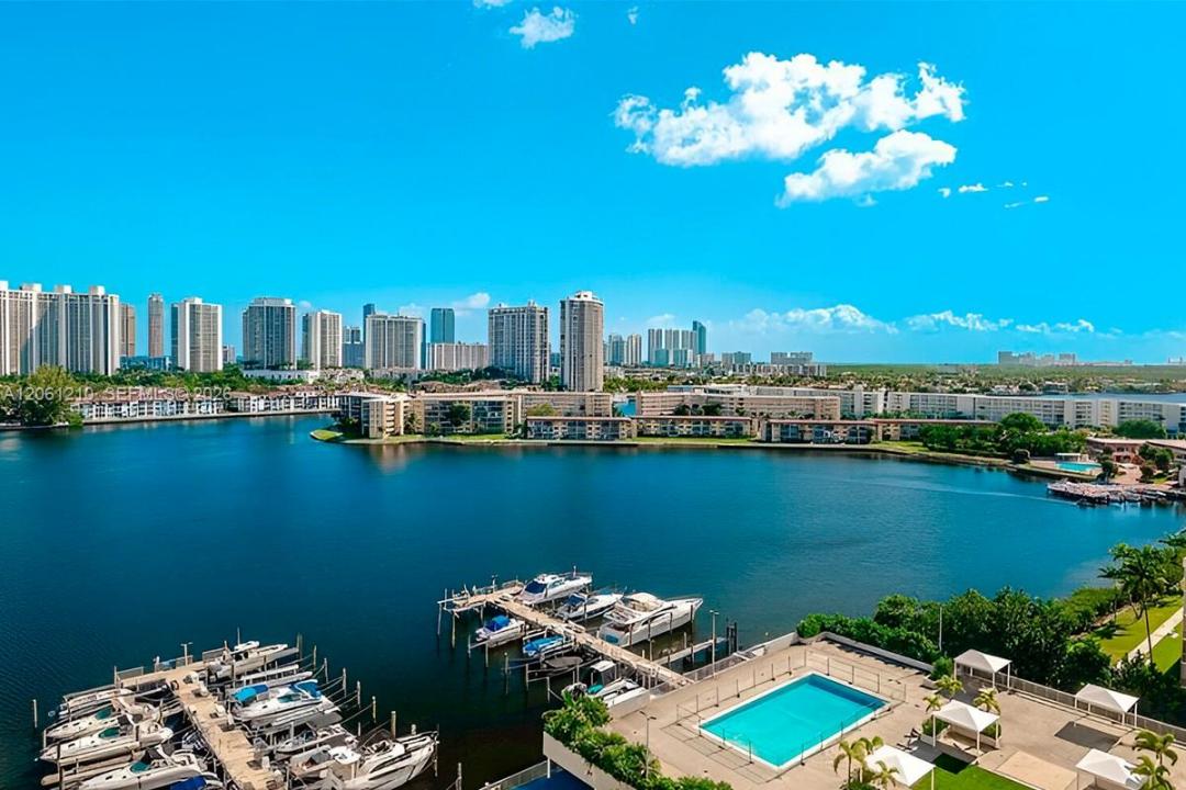 18081 Biscayne Blvd BOAT SLIP & UNIT 1805, Aventura, Floride 33160, États-Unis