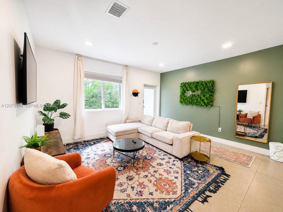 220 NW 47th St B, Miami, Floride 33127, États-Unis