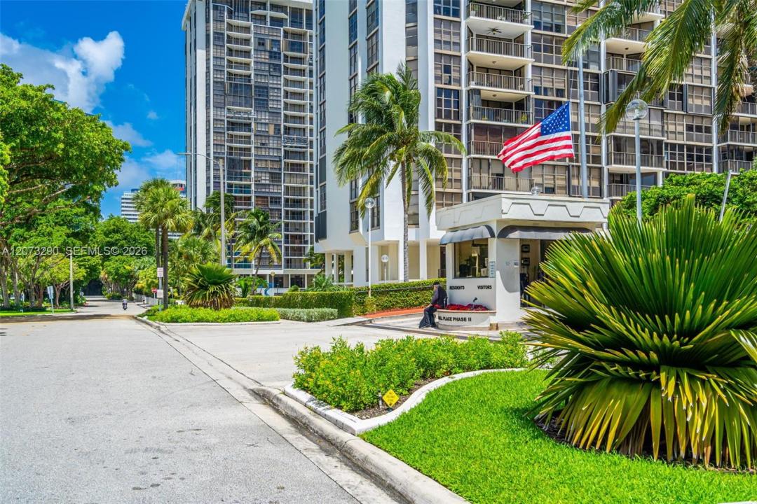 1901 Brickell Ave B1411, Miami, Florida 33129, USA