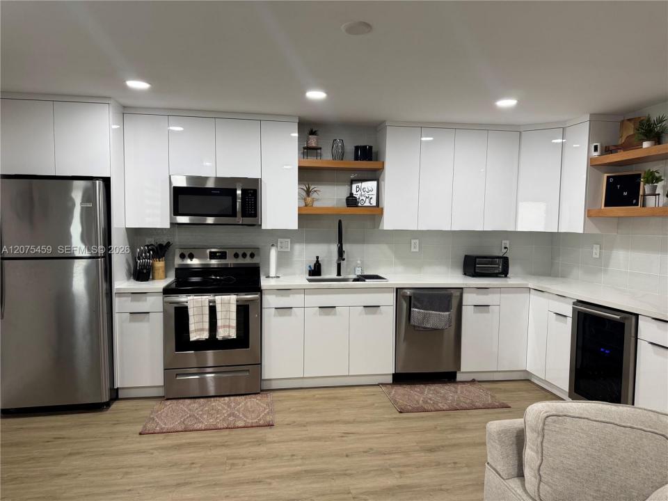 2420 Diana Dr 402, Hallandale Beach, Florida 33009, Stati Uniti