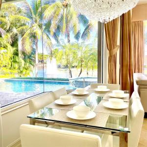 690 Baldwin Palm Ave, Plantation, Floride 33324, États-Unis