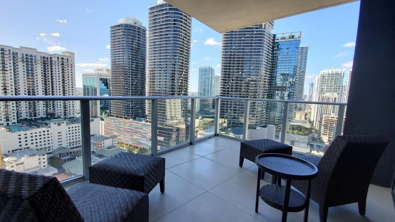 1010 Brickell Ave 2511, Miami, Florida 33131, USA
