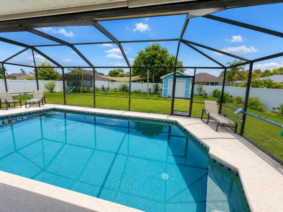 230 SW INWOOD Avenue, Port St. Lucie, Флорида 34984, Соединенные Штаты