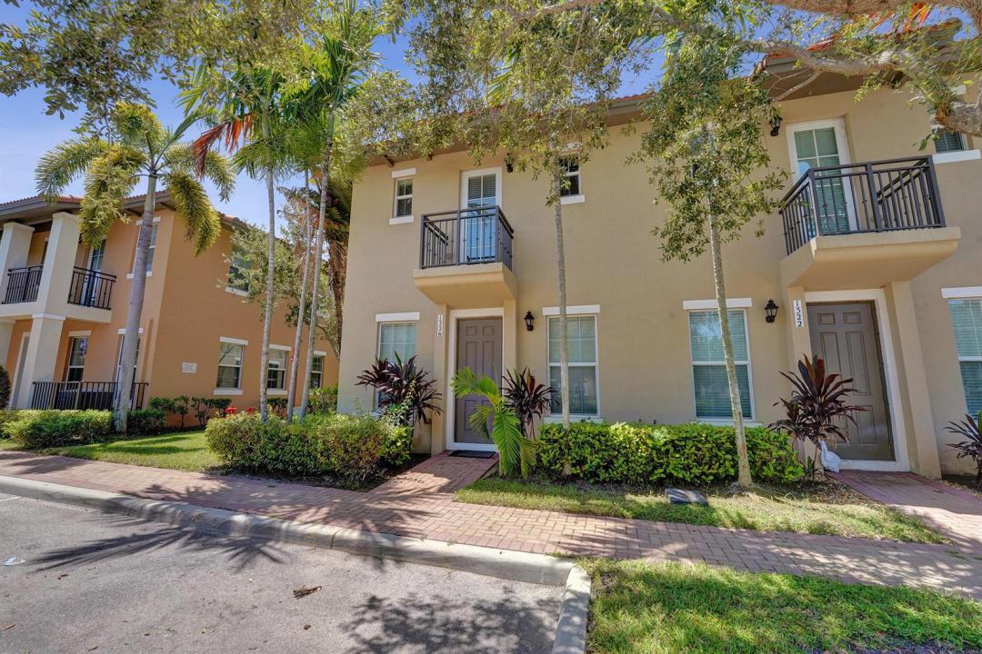 1326 SW 147TH Terrace, Pembroke Pines, Floride 33027, États-Unis