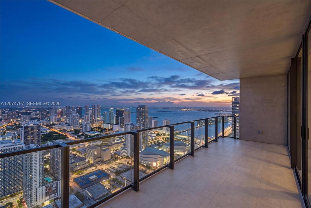 20 NE 11th Street 6101, Miami, Florida 33132, Stati Uniti