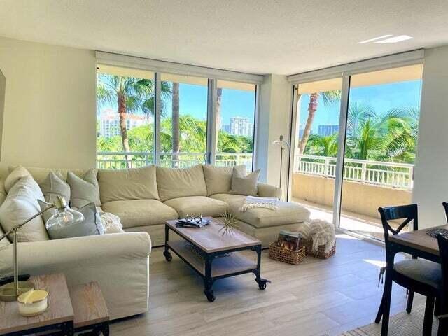 19501 W Country Club Drive 414, Aventura, Florida 33180, USA