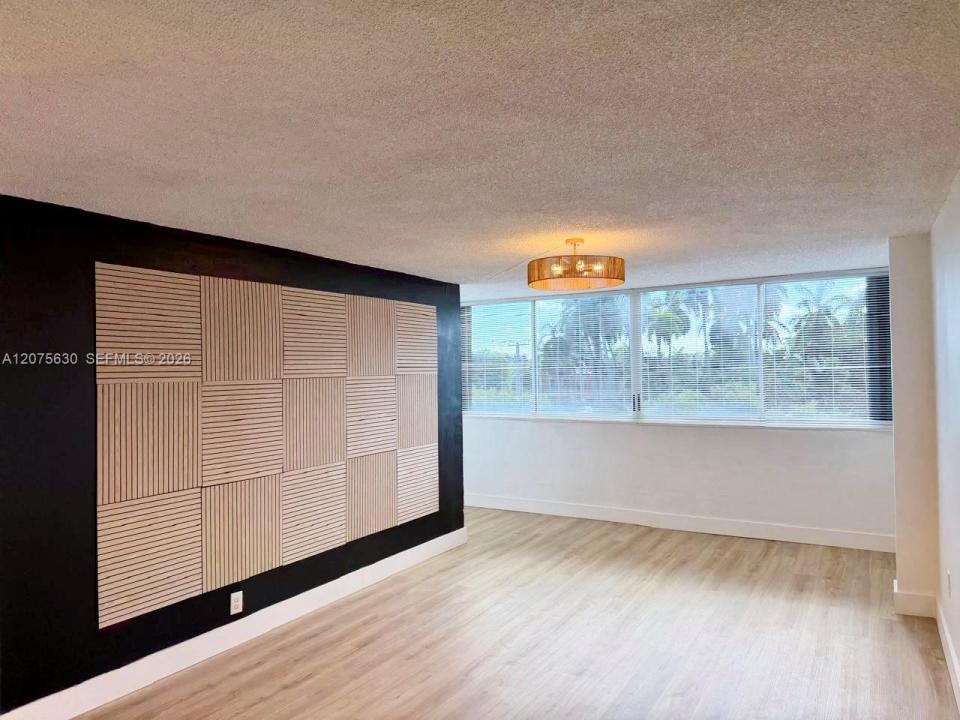 5055 NW 7th St 413, Miami, Floride 33126, États-Unis