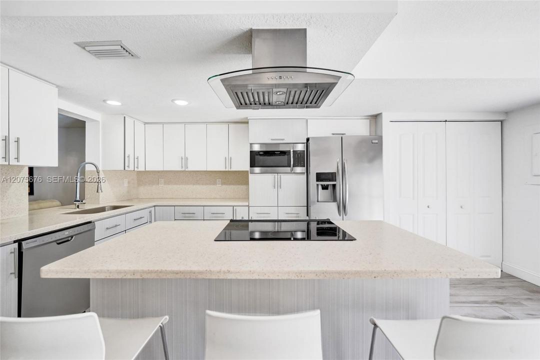 2716 NE 8th St 2716, Hallandale Beach, Florida 33009