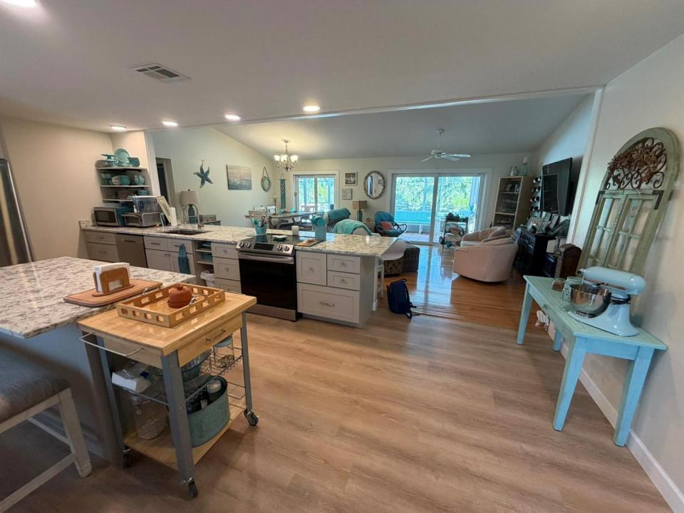 2373 SE GILLETTE Avenue, Port St. Lucie, Floride 34952, États-Unis