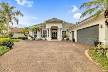2721 Olde Cypress Drive, Naples, Florida 34119, USA