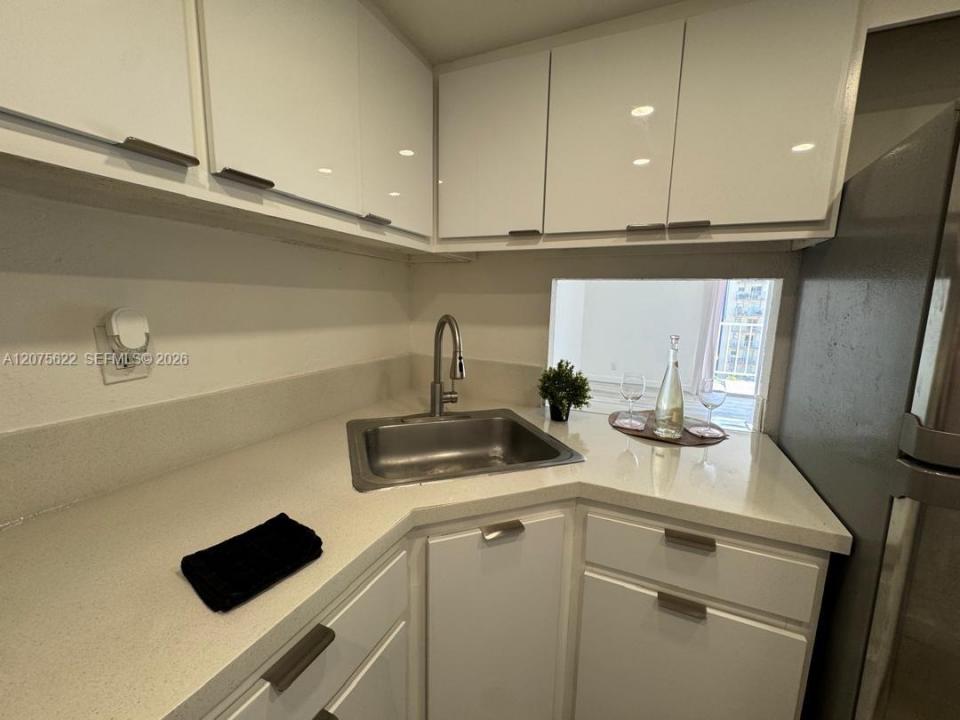 4550 NW 9th St 709E, Miami, Florida 33126, USA