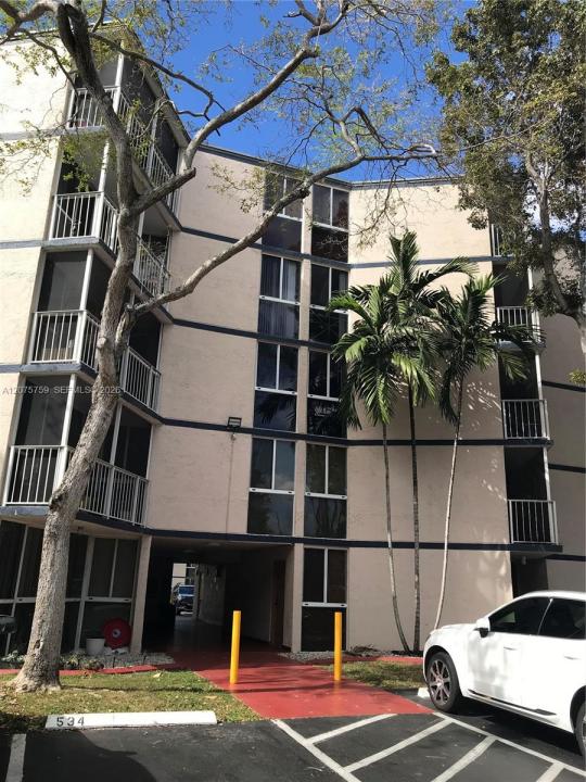 6955 NW 186th St F310, Hialeah, Florida 33015, Stati Uniti