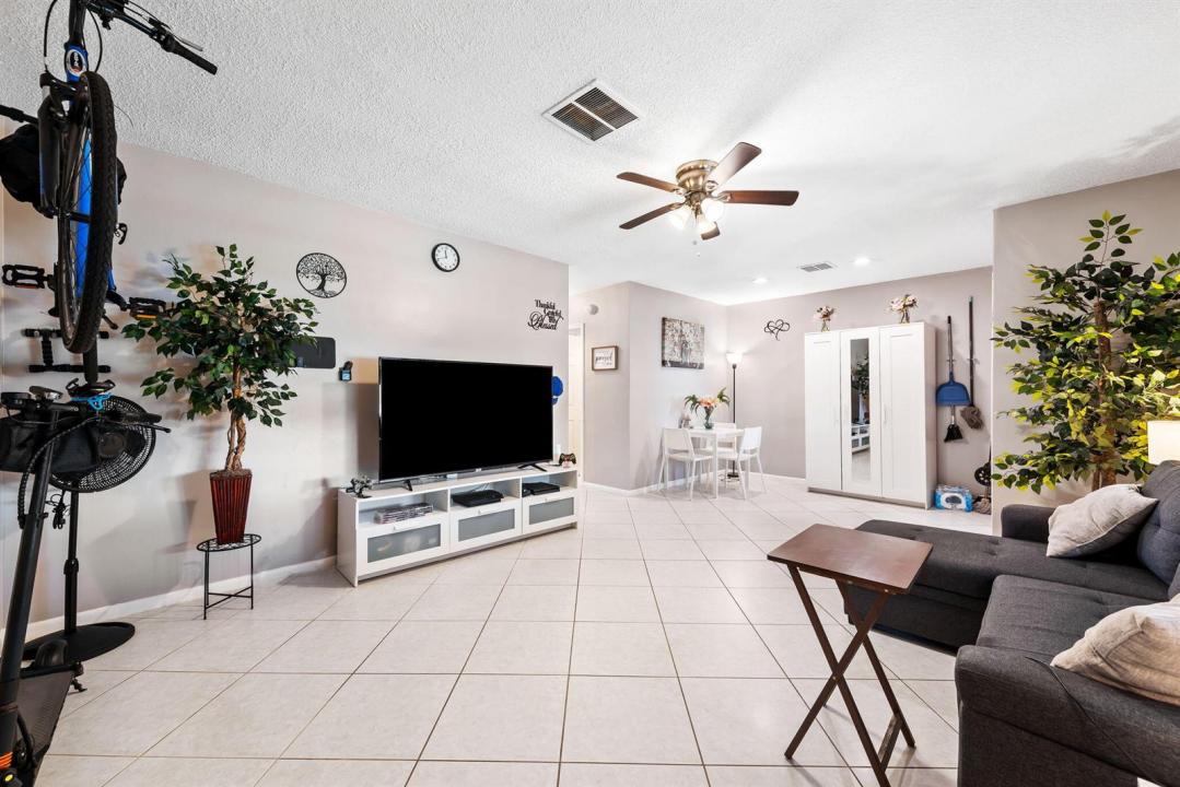 2100 NE 38th Street 205, Lighthouse Point, Florida 33064, USA