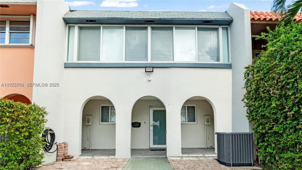 7025 W 3rd Ct, Hialeah, 플로리다 33014, 미국