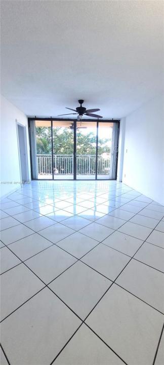 2450 NE 135th St 206, North Miami, Florida 33181, Stati Uniti