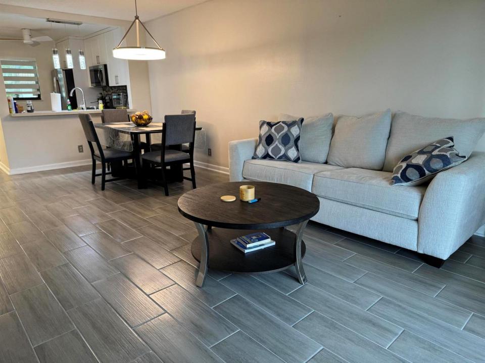 7142 GOLF COLONY Court 206, Lake Worth, Florida 33467, USA