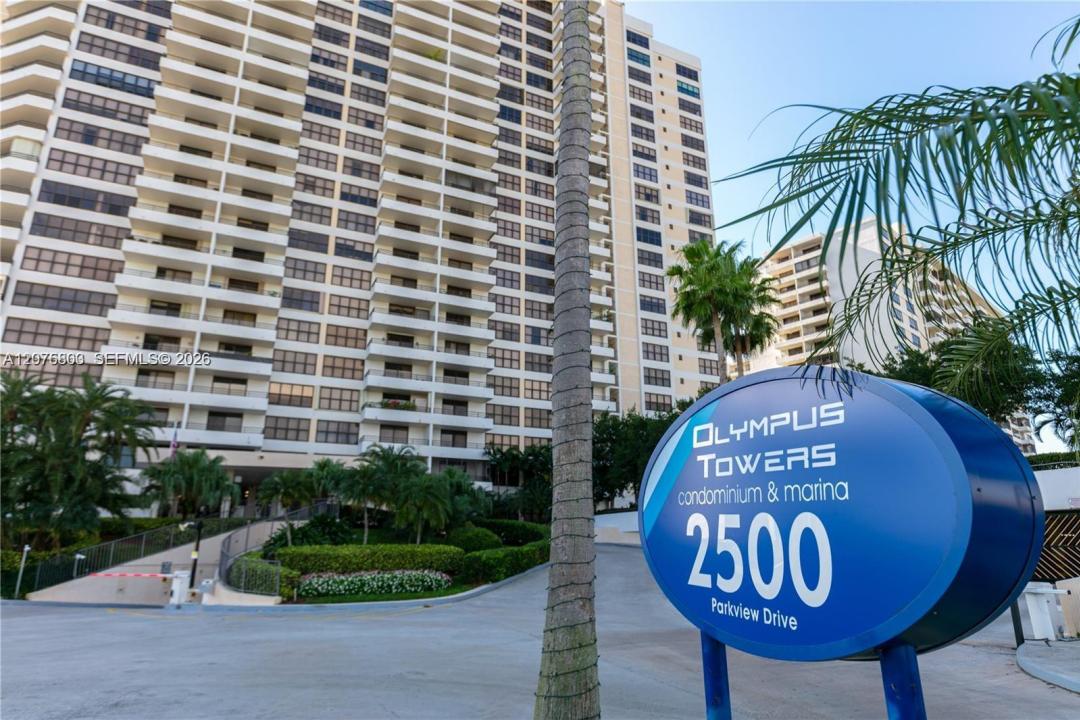 2500 Parkview Dr 2317, Hallandale Beach, Florida 33009, USA