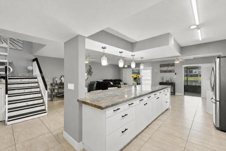 958 Mockingbird Ln 513, Plantation, Florida 33324, USA