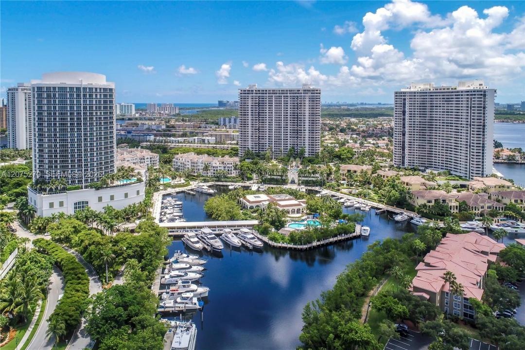 1000 W Island Blvd 1812, Aventura, Florida 33160, Stati Uniti