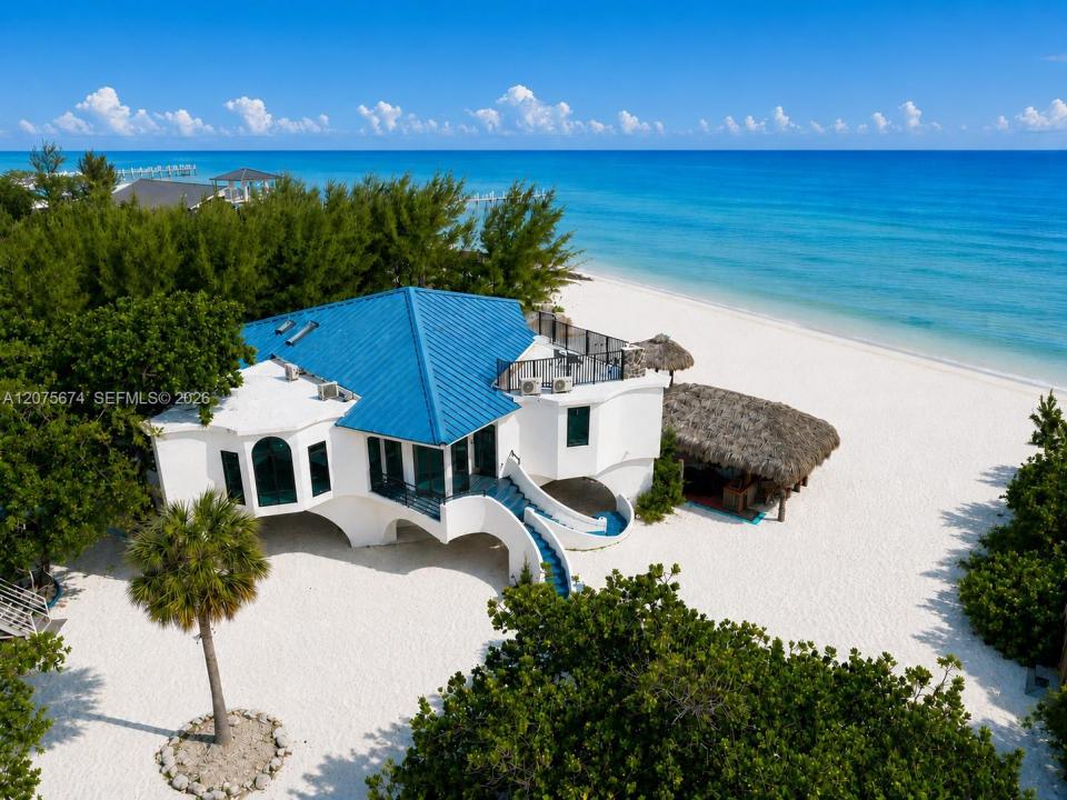 1557 Long Beach Dr, Big Pine, Florida 33043, USA