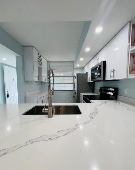 3635 Whitehall Drive 404, West Palm Beach, Floride 33401, États-Unis
