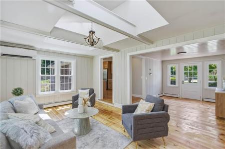 3 Sundale Road, Cranston, Rhode Island 02921, USA