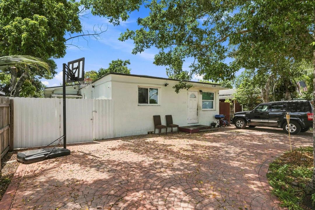 1010 Burlington Street, Opa-Locka, Florida 33054, USA