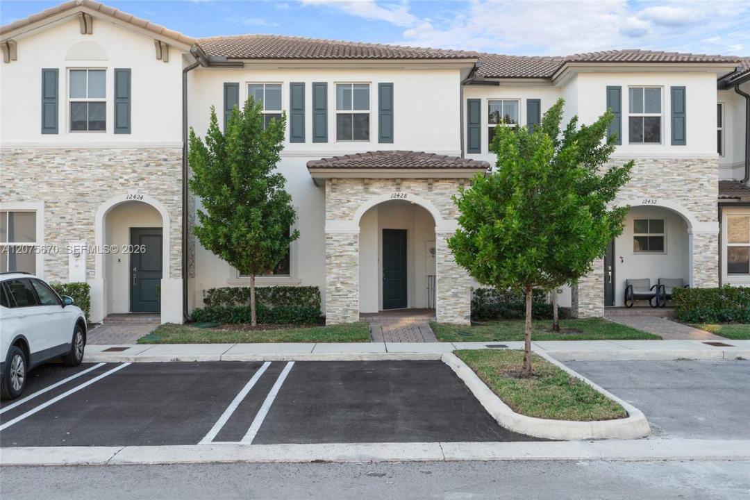 12428 NW 23rd Ct, Miami, Florida 33167, USA