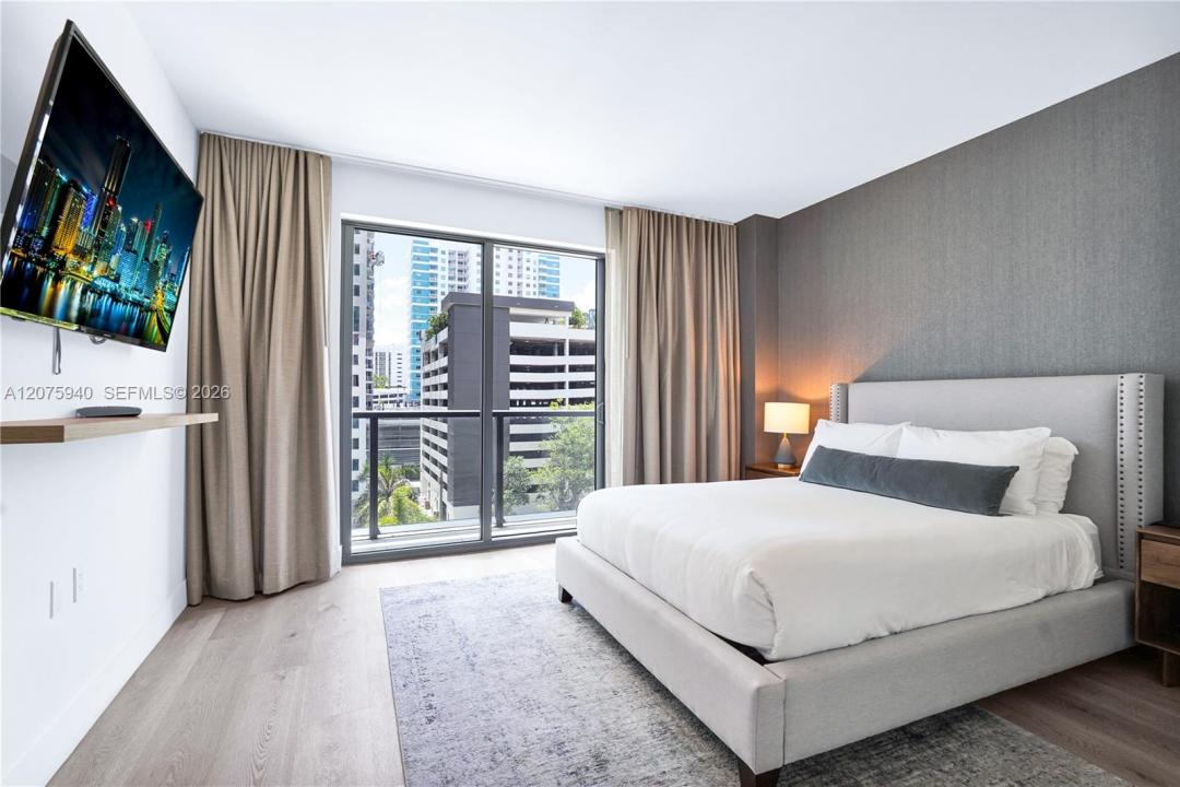 229 SW 9th St 404, Miami, Floride 33130, États-Unis