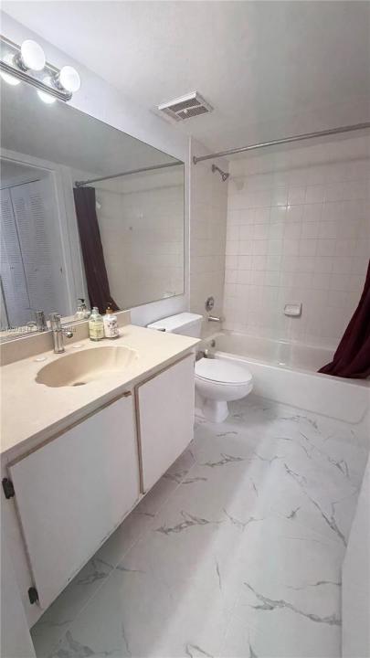 7601 E Treasure Dr 2115, North Bay Village, Florida 33141, Stati Uniti