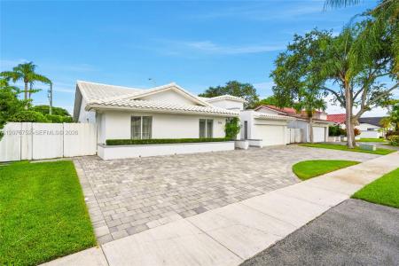 8250 SW 86th Ct, Miami, Florida 33143, USA