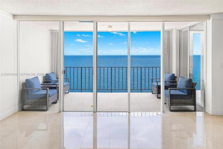881 Ocean Dr 16F, Key Biscayne, Florida 33149, USA