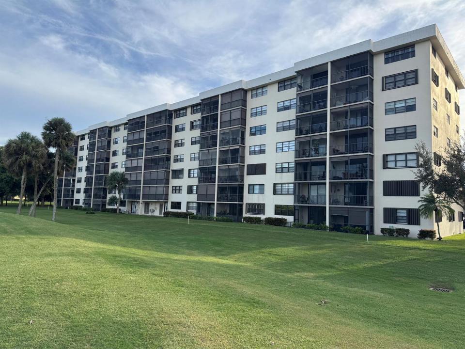 2430 DEER CREEK COUNTRY CLUB Boulevard 407-2, Deerfield Beach, Florida 33442, Estados Unidos